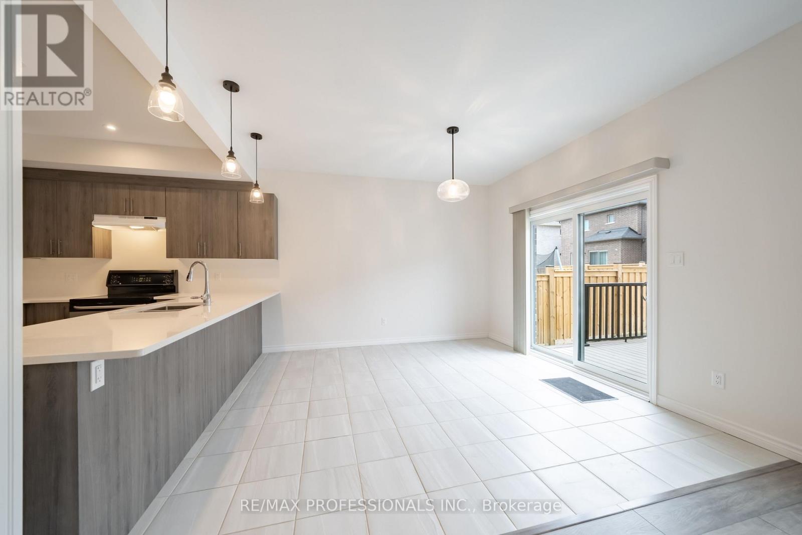 22 Thomas Bird Street, Clarington, Ontario  L1C 7C9 - Photo 10 - E12930270