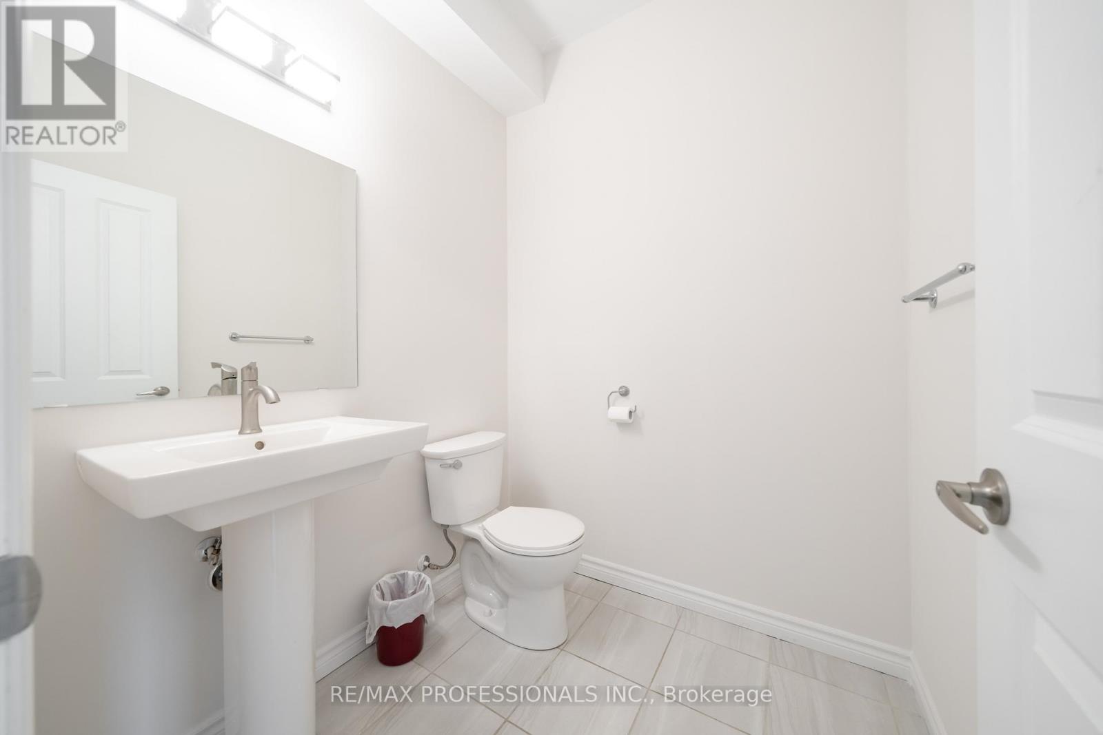 22 Thomas Bird Street, Clarington, Ontario  L1C 7C9 - Photo 5 - E12930270