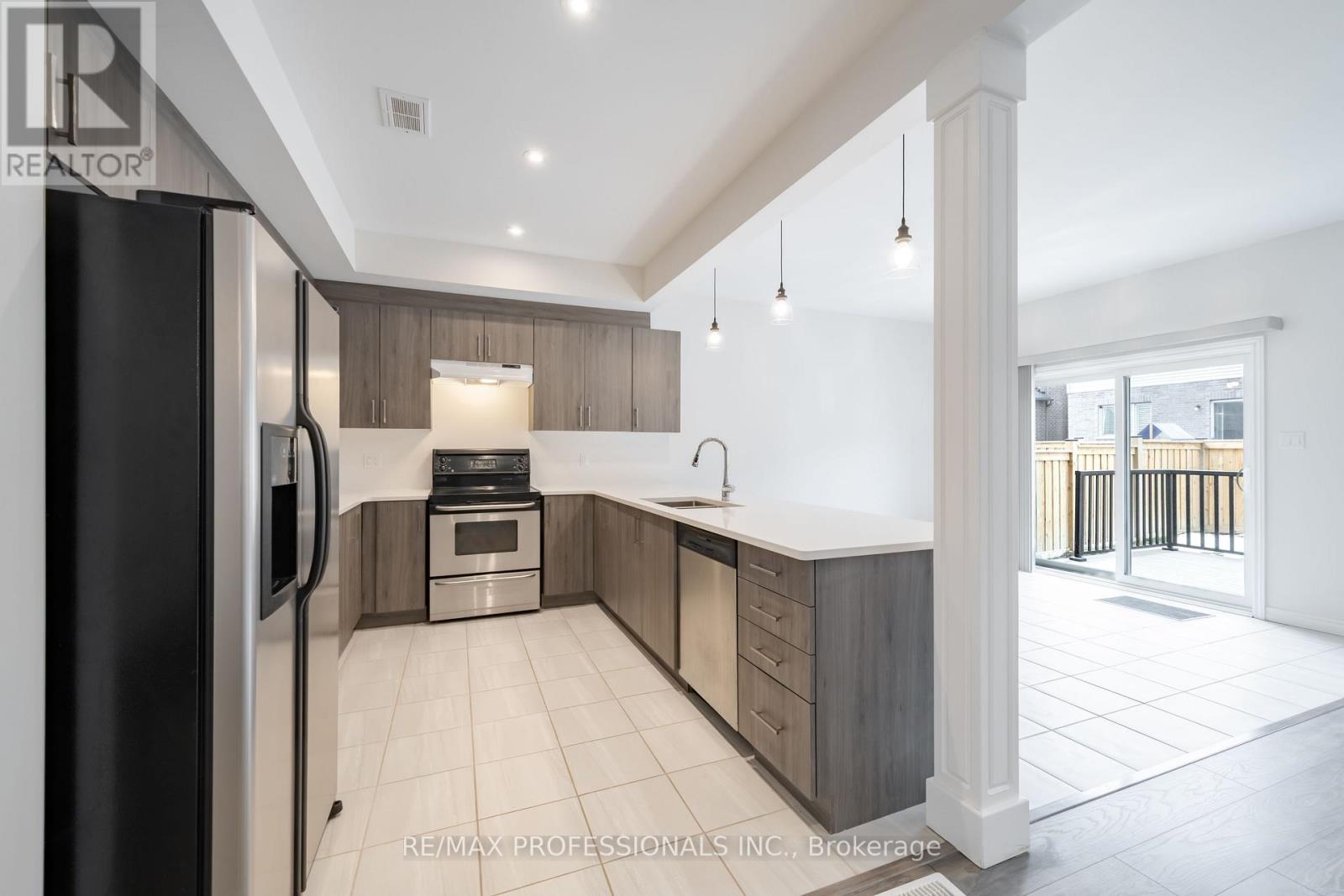 22 Thomas Bird Street, Clarington, Ontario  L1C 7C9 - Photo 8 - E12930270