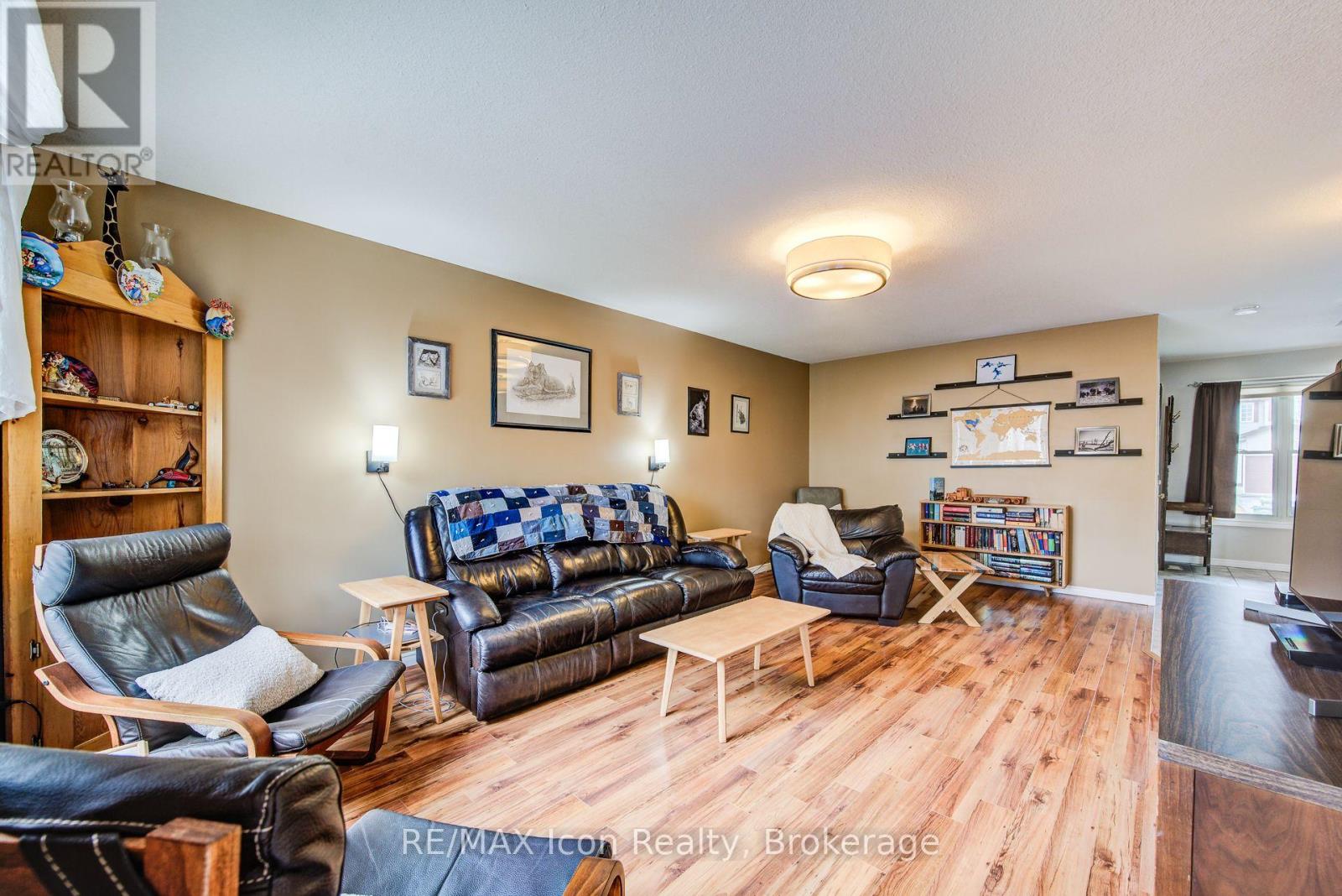 43 Hagan Avenue, Guelph, Ontario  N1E 7B7 - Photo 11 - X12928510