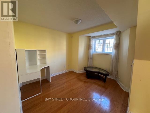 156 Legends Way, Markham, Ontario  L3R 6A6 - Photo 10 - N12930272