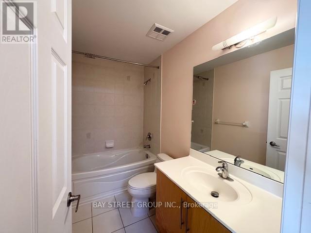 156 Legends Way, Markham, Ontario  L3R 6A6 - Photo 13 - N12930272