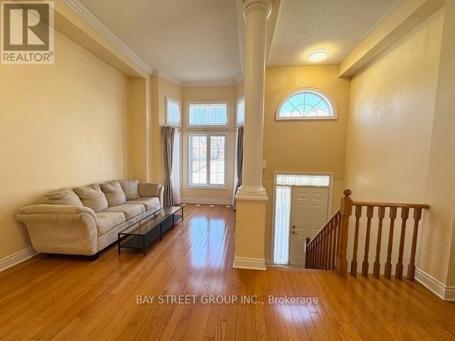 156 Legends Way, Markham, Ontario  L3R 6A6 - Photo 2 - N12930272