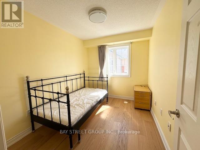 156 Legends Way, Markham, Ontario  L3R 6A6 - Photo 9 - N12930272