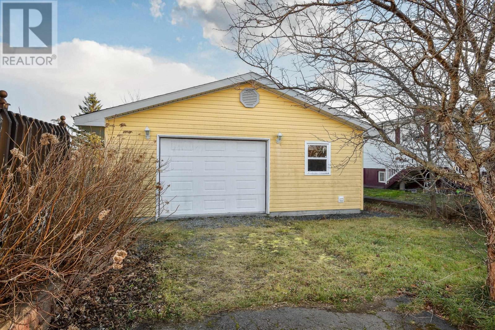 100 Borden Street, Glace Bay, Nova Scotia  B1A 1Y7 - Photo 5 - 202605705