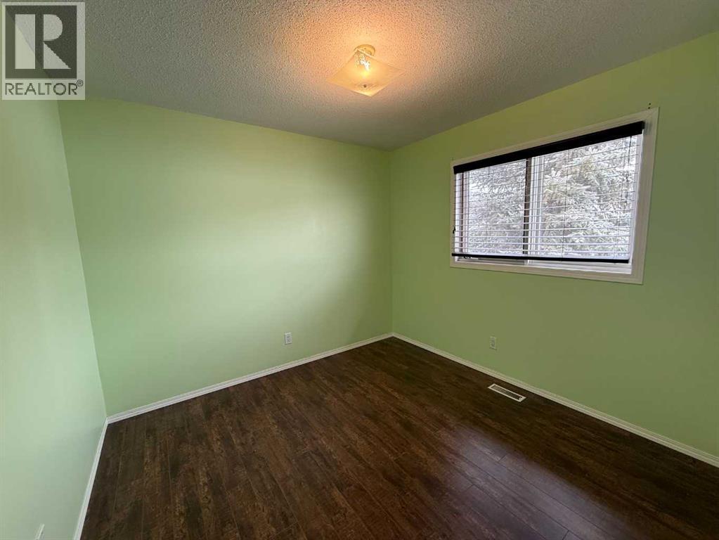 5112 55 Ave, Ponoka, Alberta  T4J 1G8 - Photo 12 - A2296483