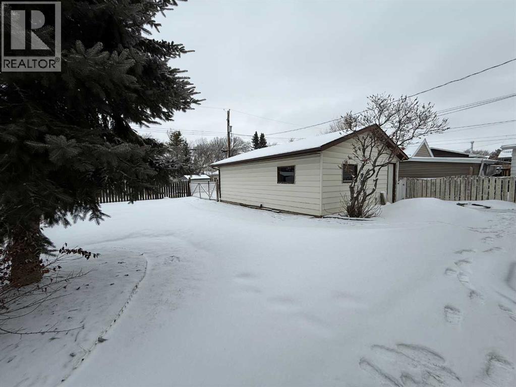 5112 55 Ave, Ponoka, Alberta  T4J 1G8 - Photo 24 - A2296483