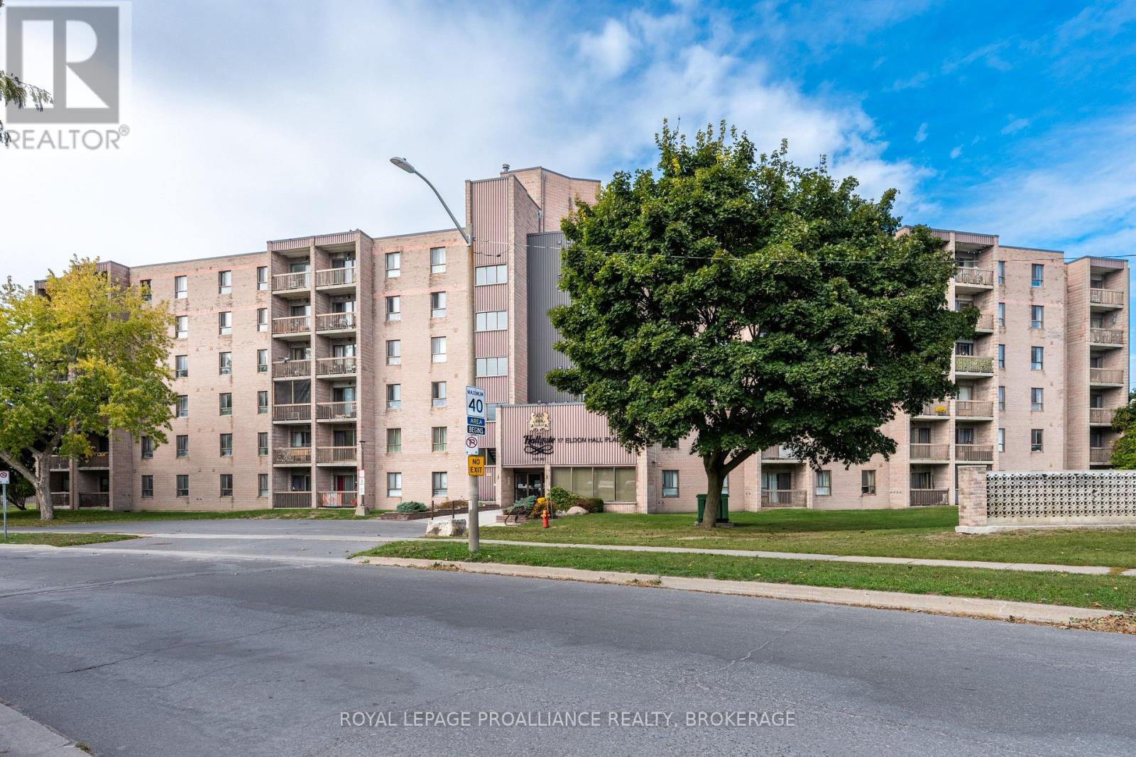 510 - 17 Eldon Hall Place, Kingston, Ontario  K7M 7H5 - Photo 3 - X12930350