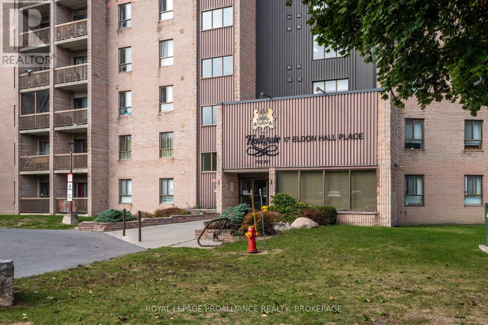 510 - 17 Eldon Hall Place, Kingston, Ontario  K7M 7H5 - Photo 4 - X12930350