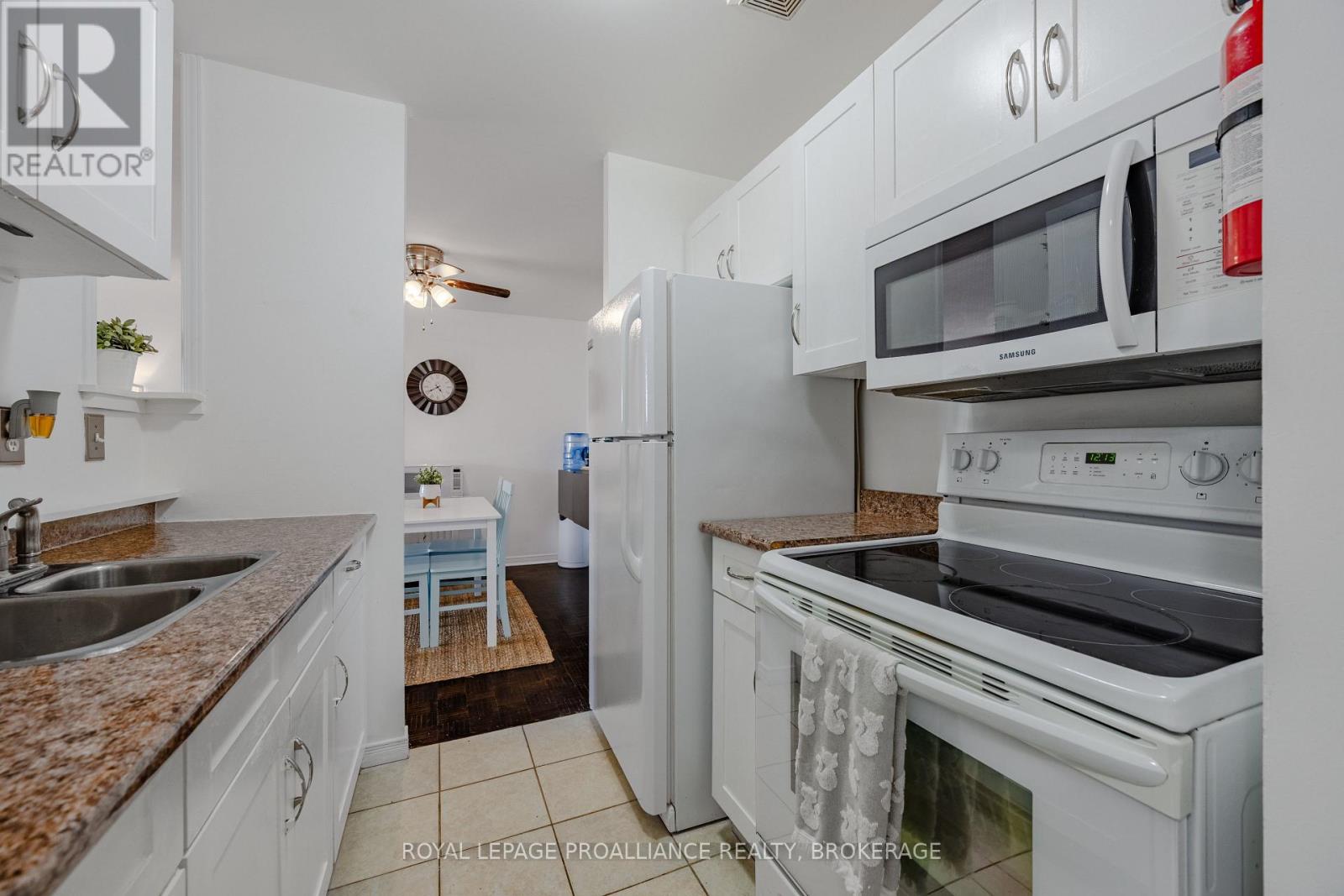 510 - 17 Eldon Hall Place, Kingston, Ontario  K7M 7H5 - Photo 9 - X12930350