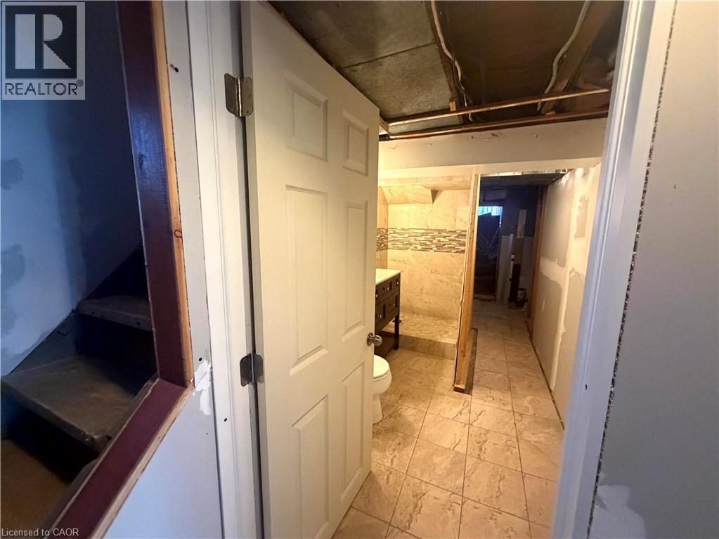 95 East 35th Street, Hamilton, Ontario  L8V 3X9 - Photo 23 - 40812660