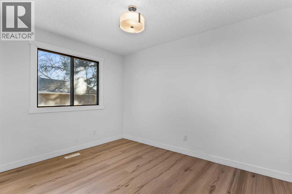 7006a Bowness Road Nw, Calgary, Alberta  T3B 0G4 - Photo 8 - A2292682