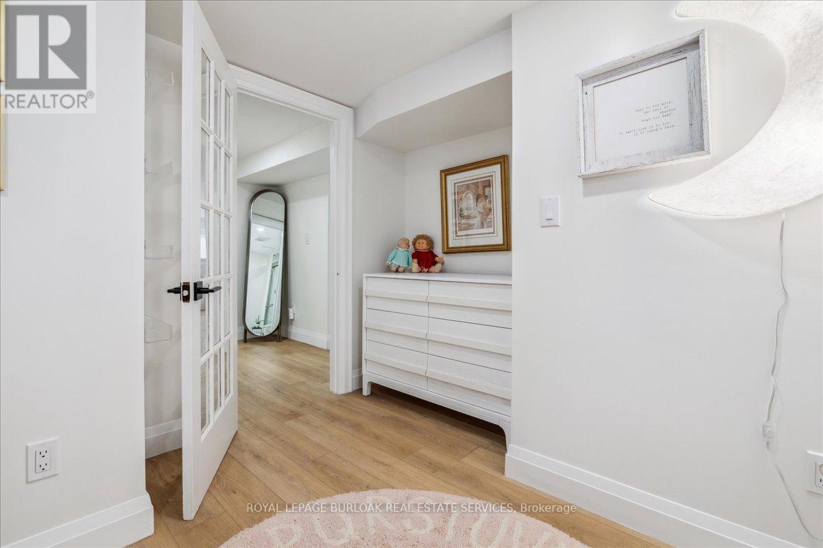 2113 New Street, Burlington, Ontario  L7R 1H7 - Photo 32 - W12930262