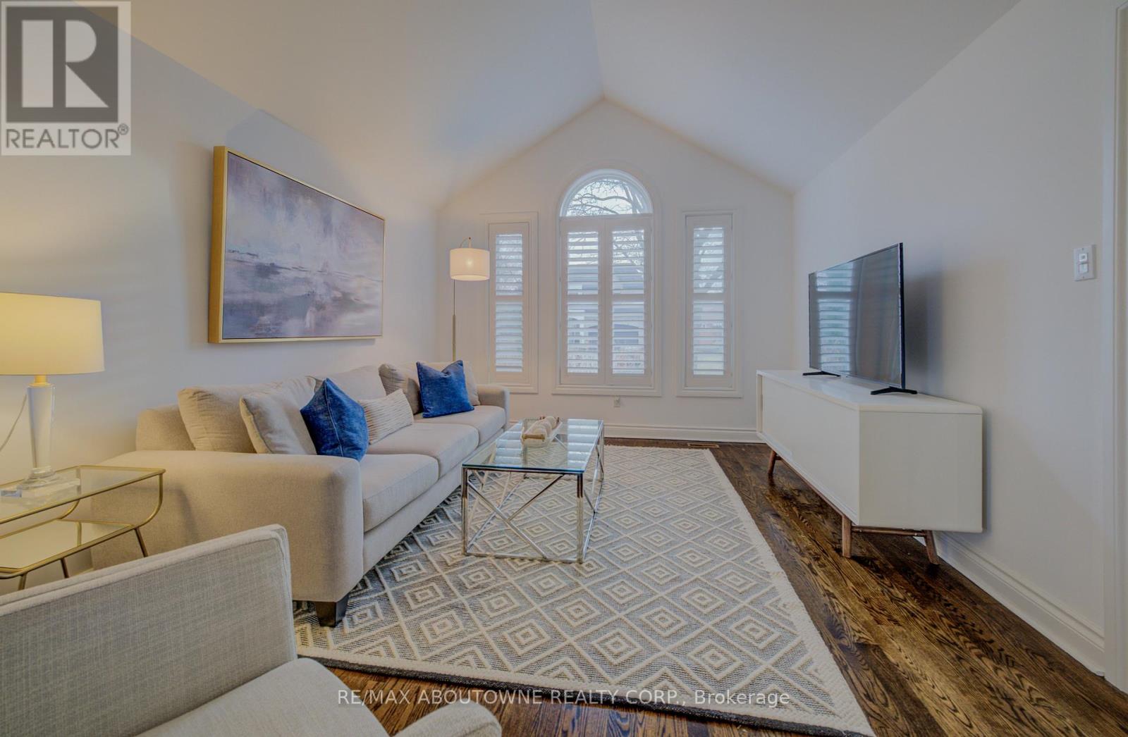 20 Martin Grove Road, Toronto, Ontario  M9B 4J9 - Photo 16 - W12930290