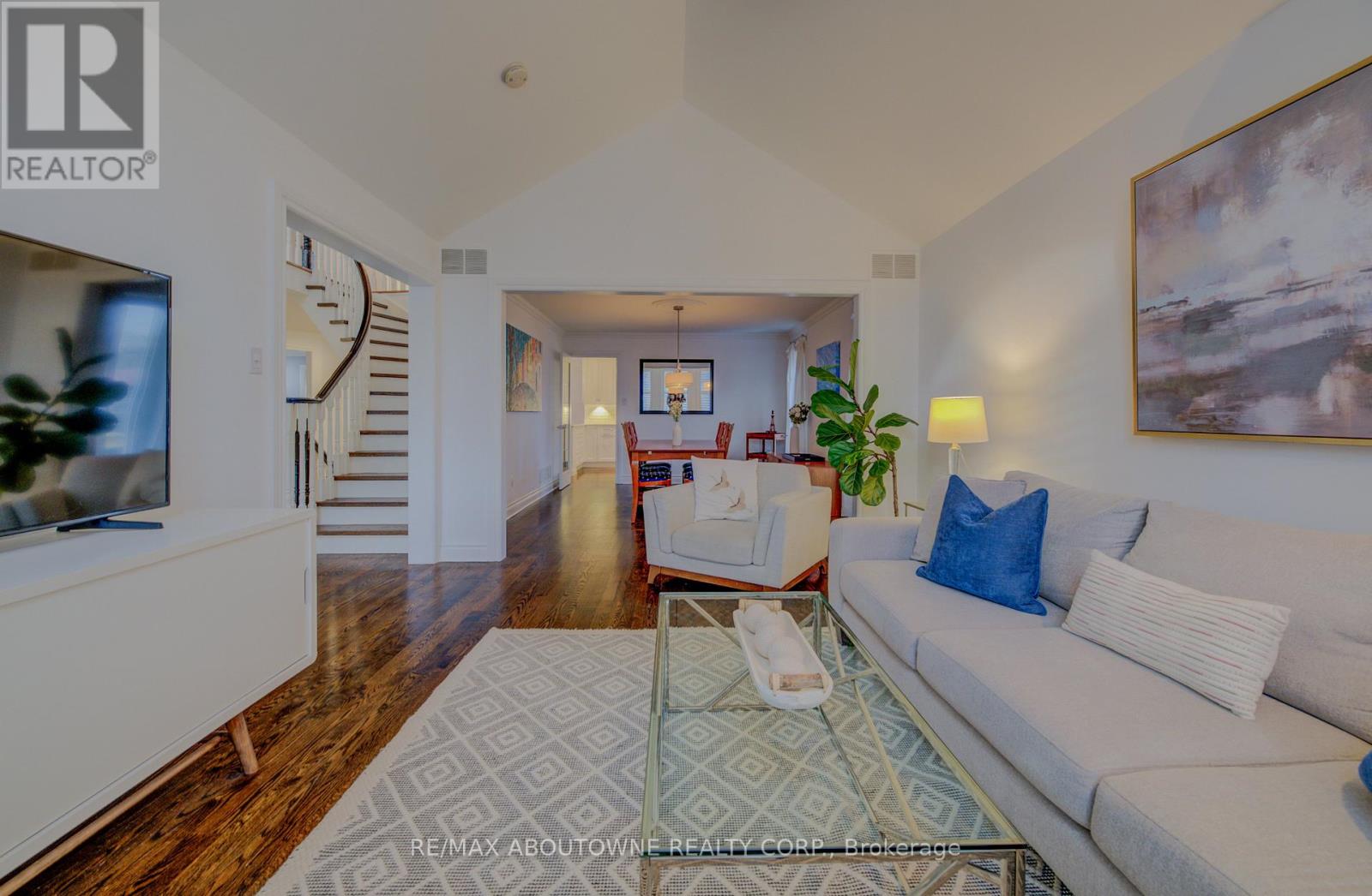 20 Martin Grove Road, Toronto, Ontario  M9B 4J9 - Photo 17 - W12930290