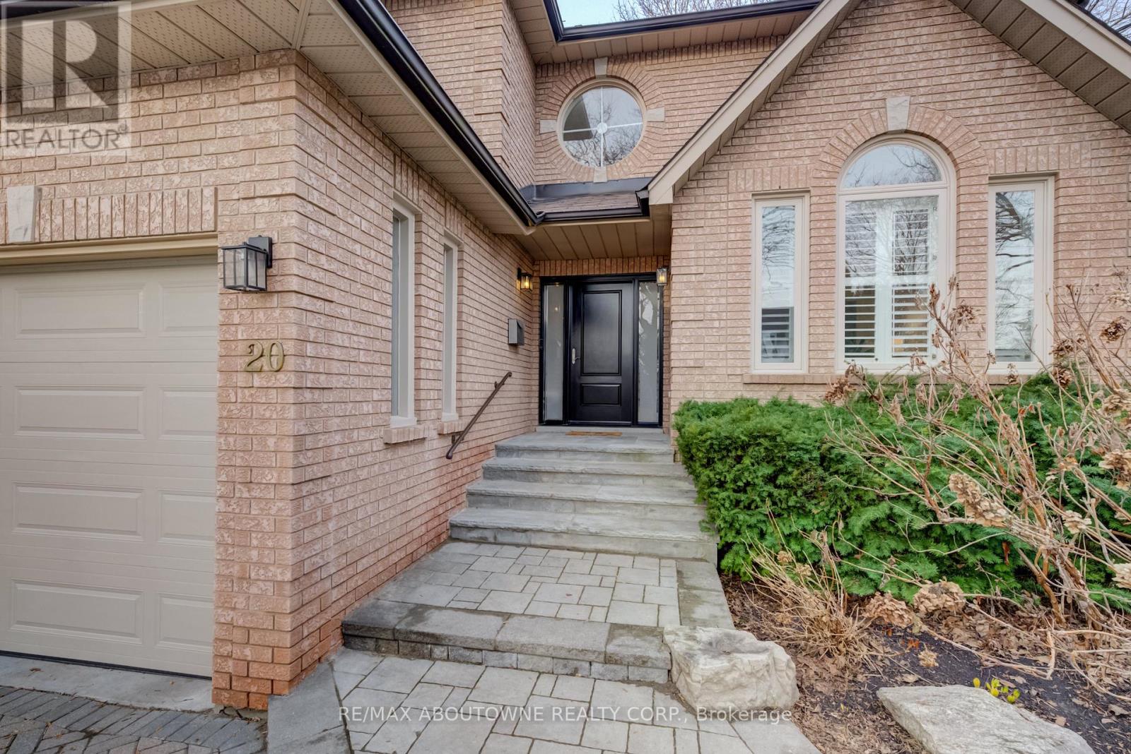 20 Martin Grove Road, Toronto, Ontario  M9B 4J9 - Photo 2 - W12930290