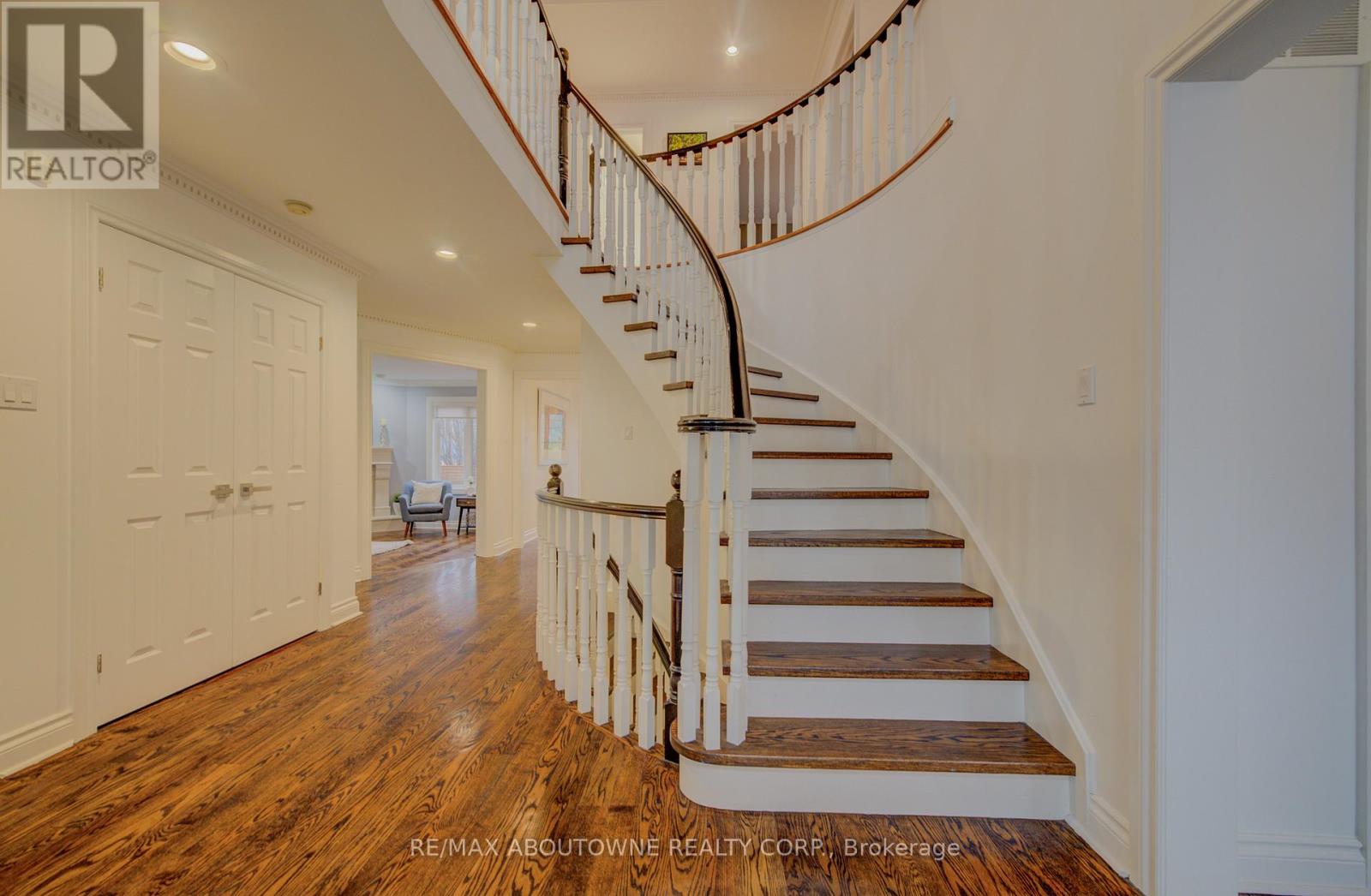 20 Martin Grove Road, Toronto, Ontario  M9B 4J9 - Photo 23 - W12930290