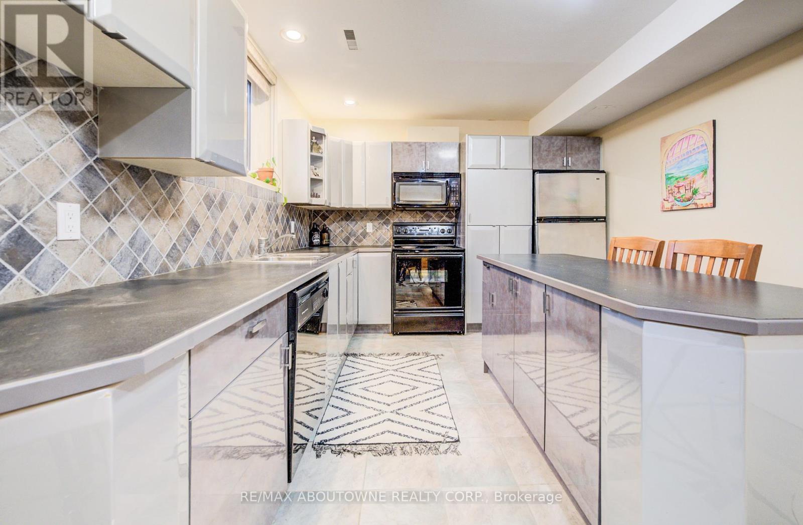 20 Martin Grove Road, Toronto, Ontario  M9B 4J9 - Photo 33 - W12930290