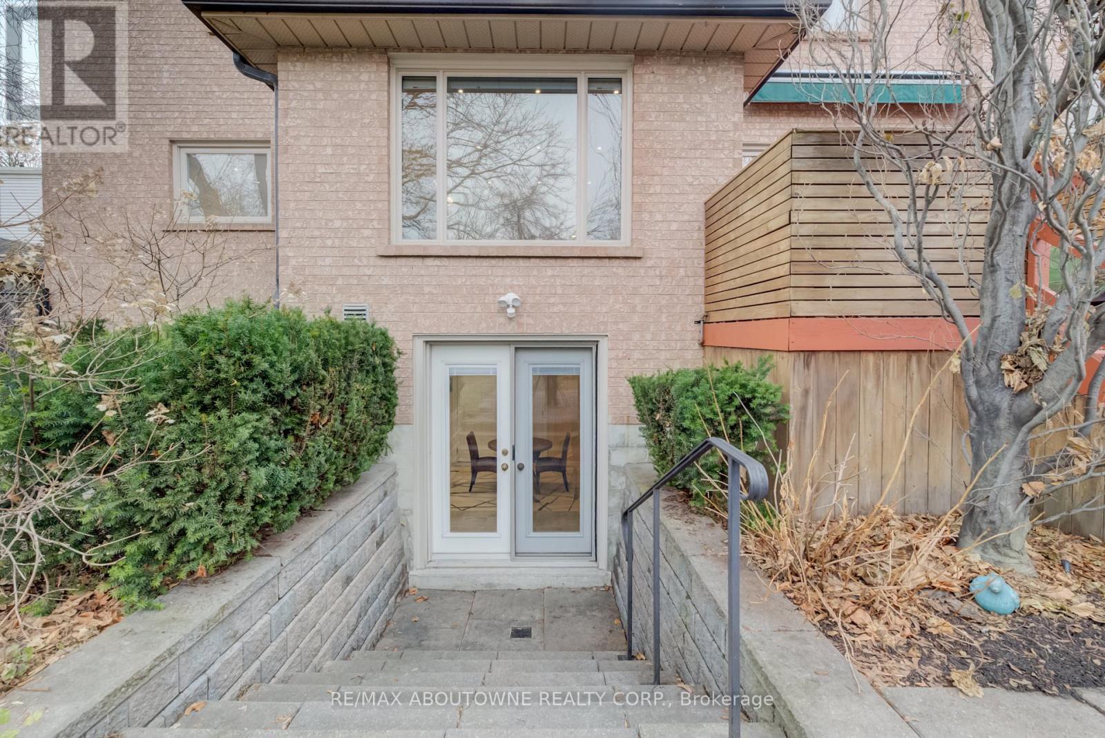 20 Martin Grove Road, Toronto, Ontario  M9B 4J9 - Photo 40 - W12930290