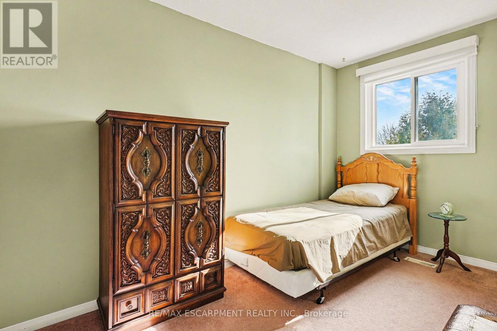 2381 Middlesmoor Crescent, Burlington, Ontario  L7P 3X4 - Photo 14 - W12930300