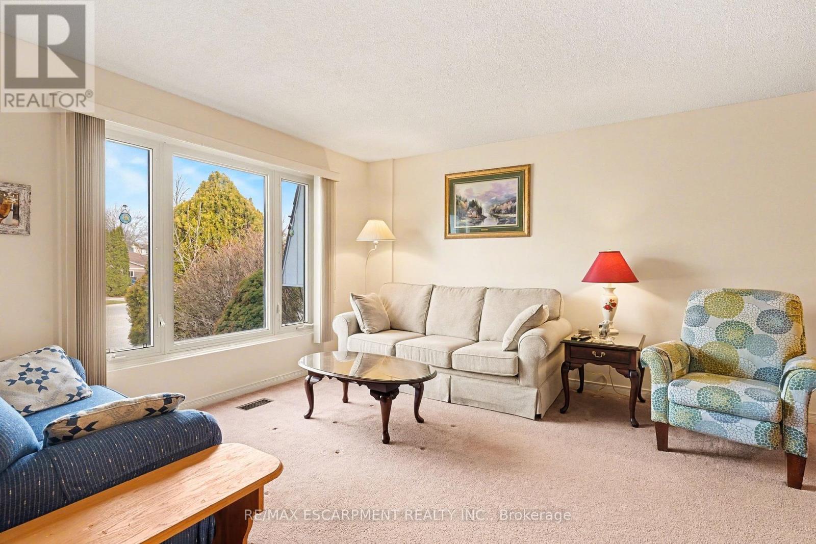 2381 Middlesmoor Crescent, Burlington, Ontario  L7P 3X4 - Photo 4 - W12930300