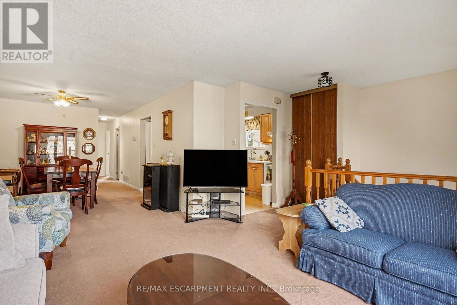 2381 Middlesmoor Crescent, Burlington, Ontario  L7P 3X4 - Photo 5 - W12930300