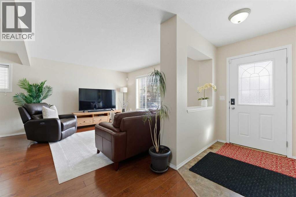 67 Bridlecrest Road Sw, Calgary, Alberta  T2Y 5J2 - Photo 3 - A2296456