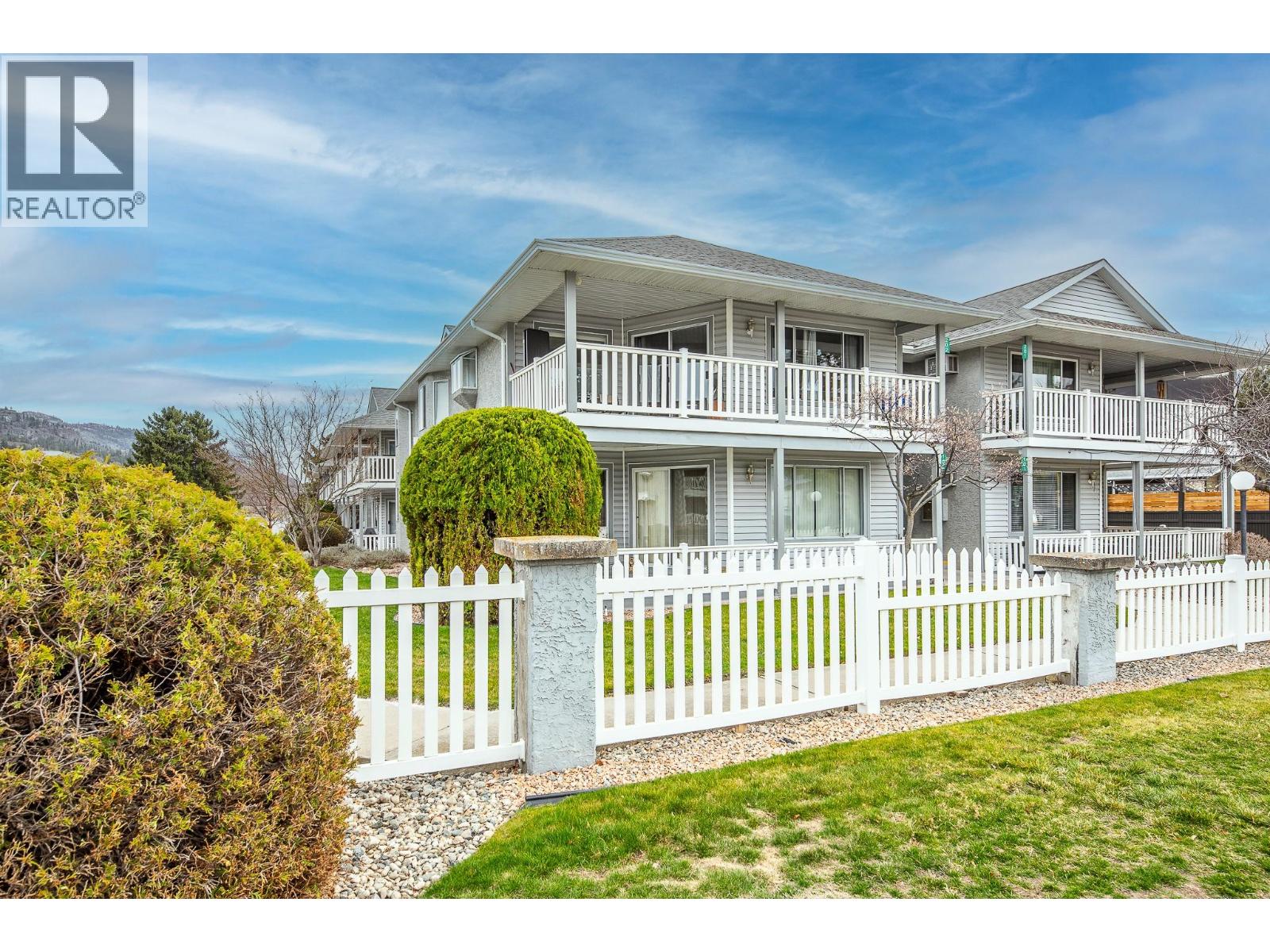 62 Dauphin Avenue Unit# 202, Penticton, British Columbia  V2A 6V8 - Photo 1 - 10381059