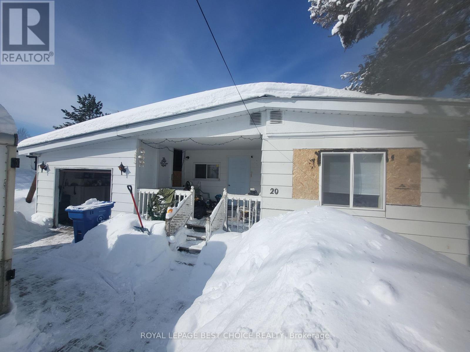 208 Goward Avenue, Temagami, Ontario  P0H 2H0 - Photo 1 - X12930474