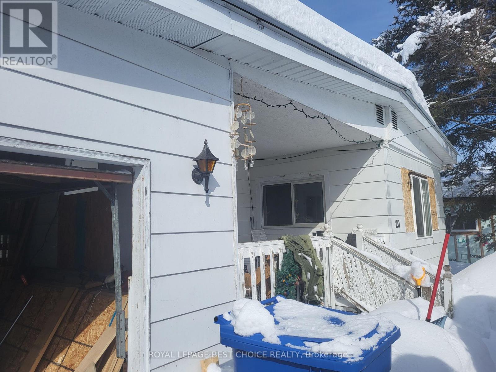 208 Goward Avenue, Temagami, Ontario  P0H 2H0 - Photo 5 - X12930474