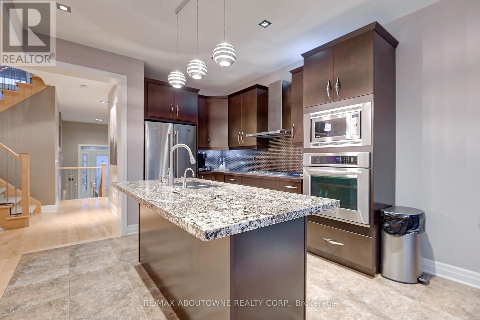 310 Leitch Landing, Milton, Ontario  L9T 7M9 - Photo 8 - W12926544