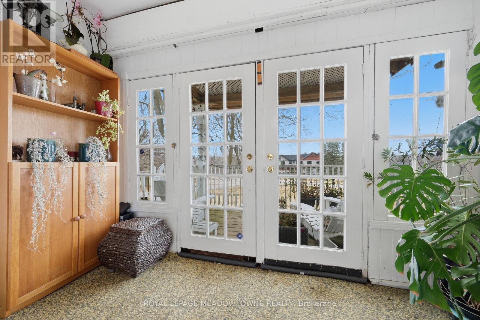 152 Confederation Street, Halton Hills, Ontario  L7G 4S8 - Photo 7 - W12929054