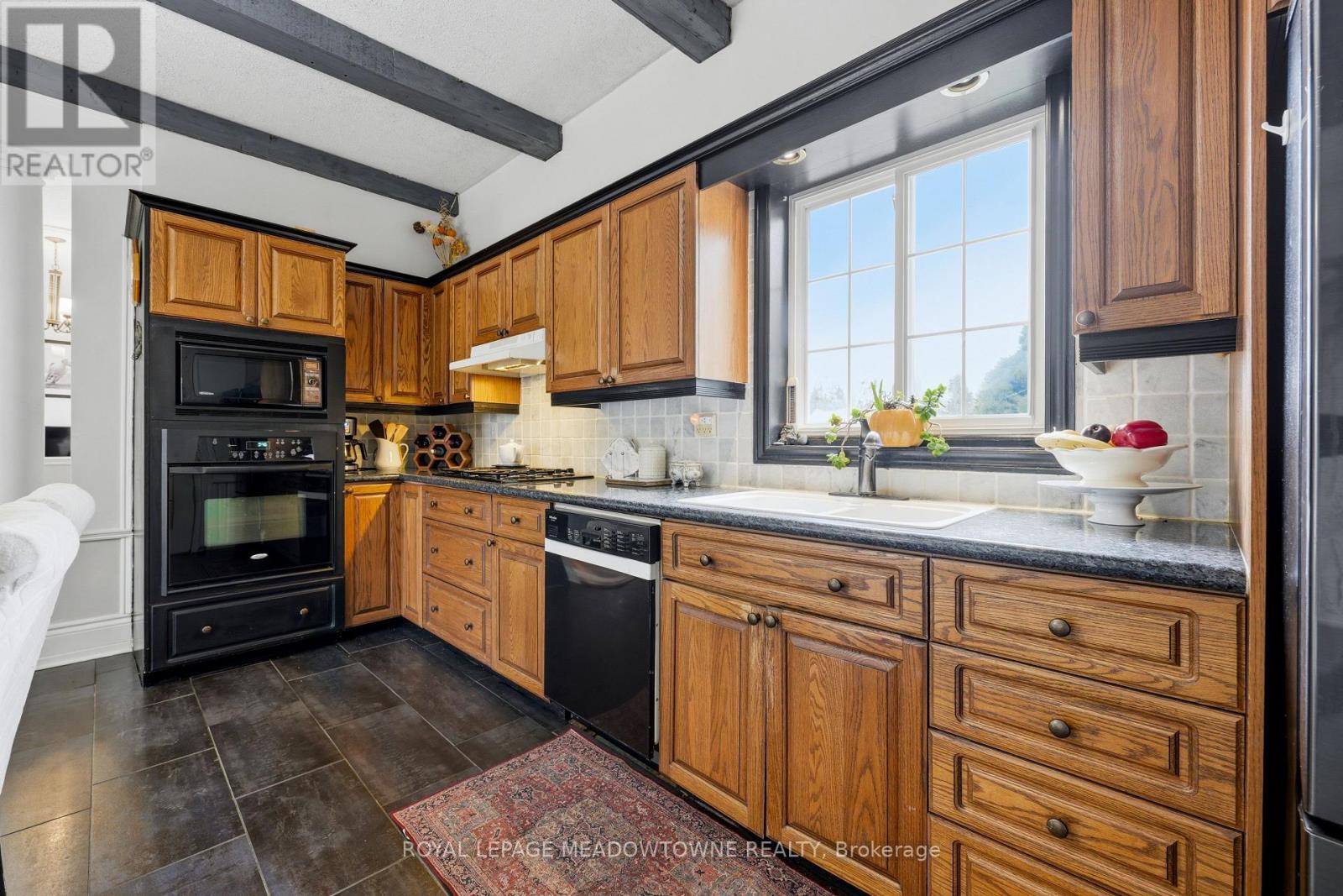 152 Confederation Street, Halton Hills, Ontario  L7G 4S8 - Photo 23 - W12929054