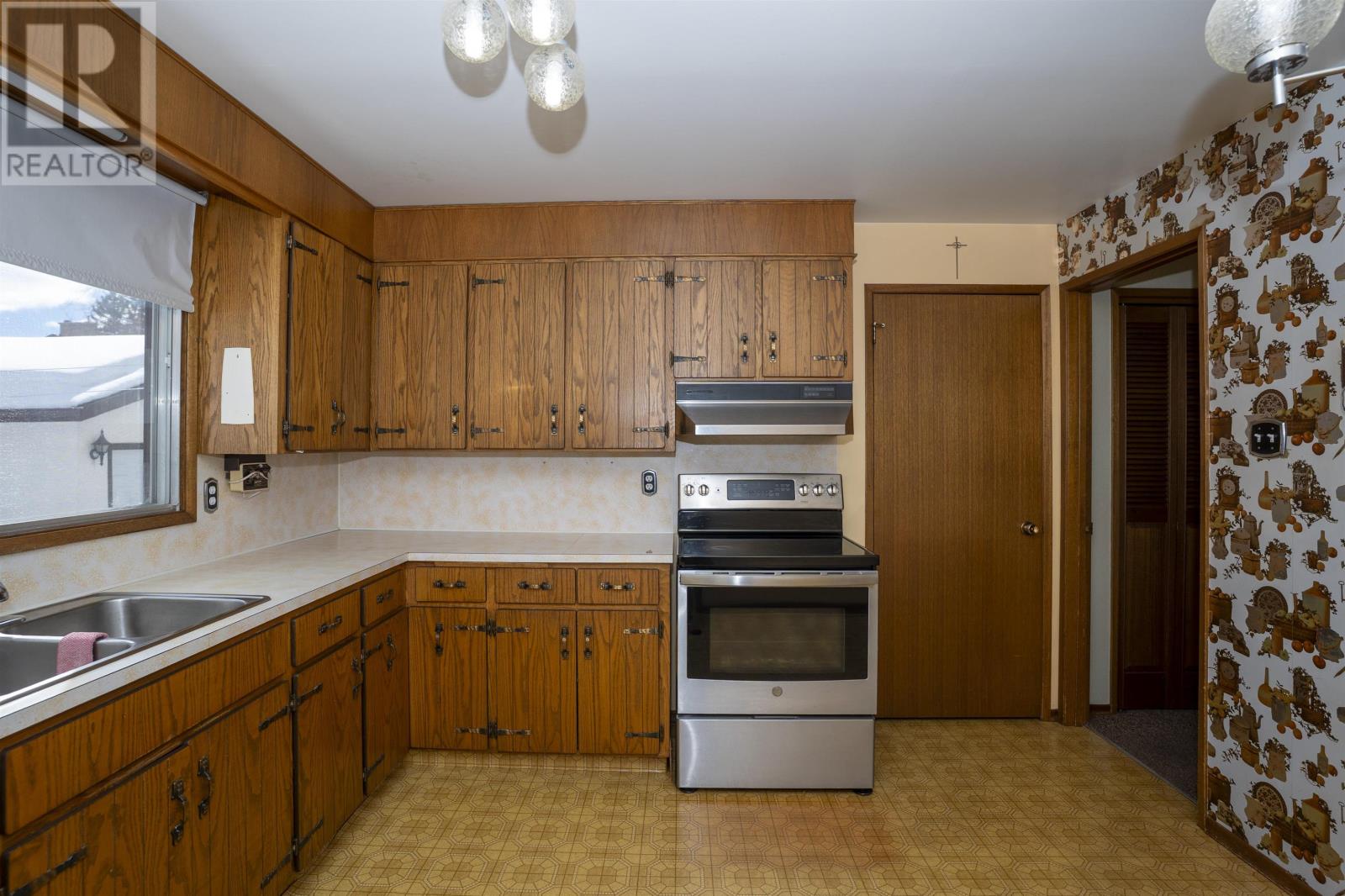 675 Thornloe Dr, Thunder Bay, Ontario  P7C 5L2 - Photo 10 - TB2600557