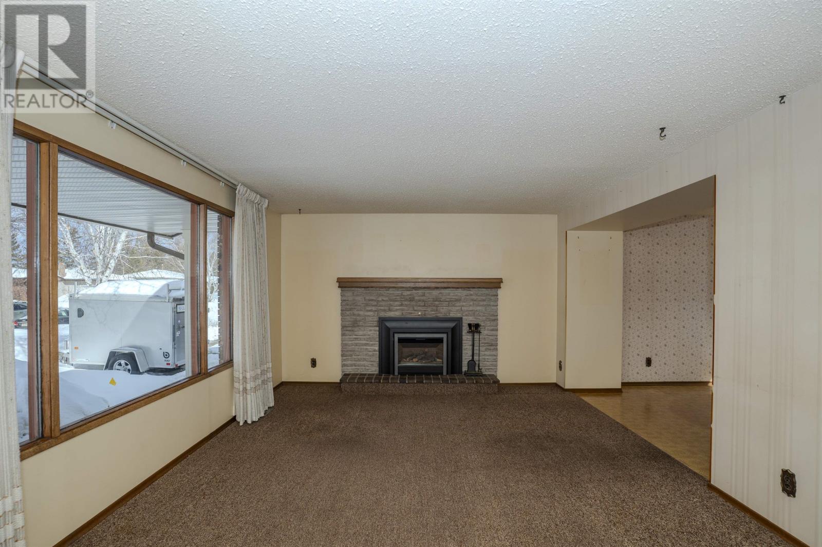 675 Thornloe Dr, Thunder Bay, Ontario  P7C 5L2 - Photo 2 - TB2600557