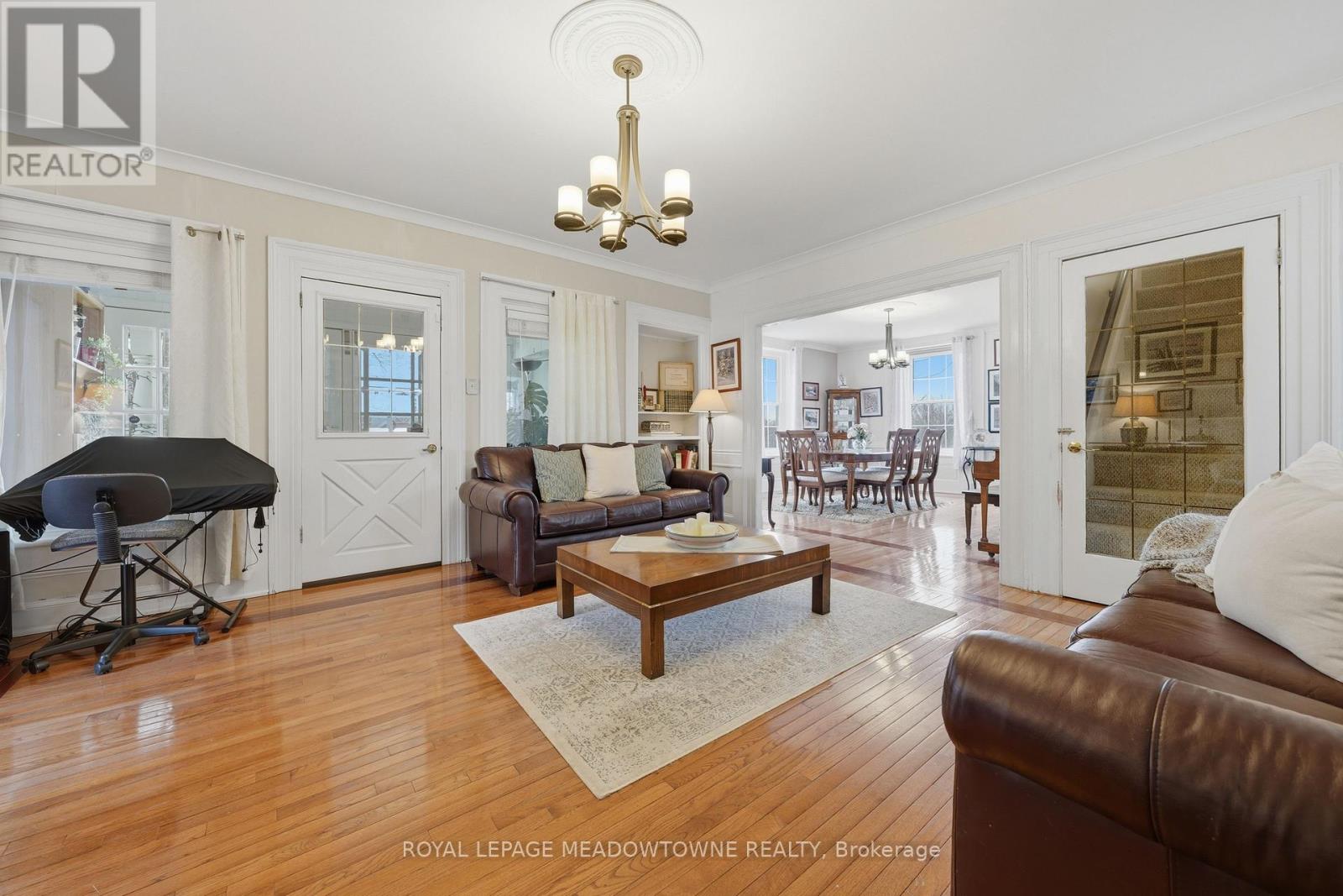 152 Confederation Street, Halton Hills, Ontario  L7G 4S8 - Photo 12 - W12929054