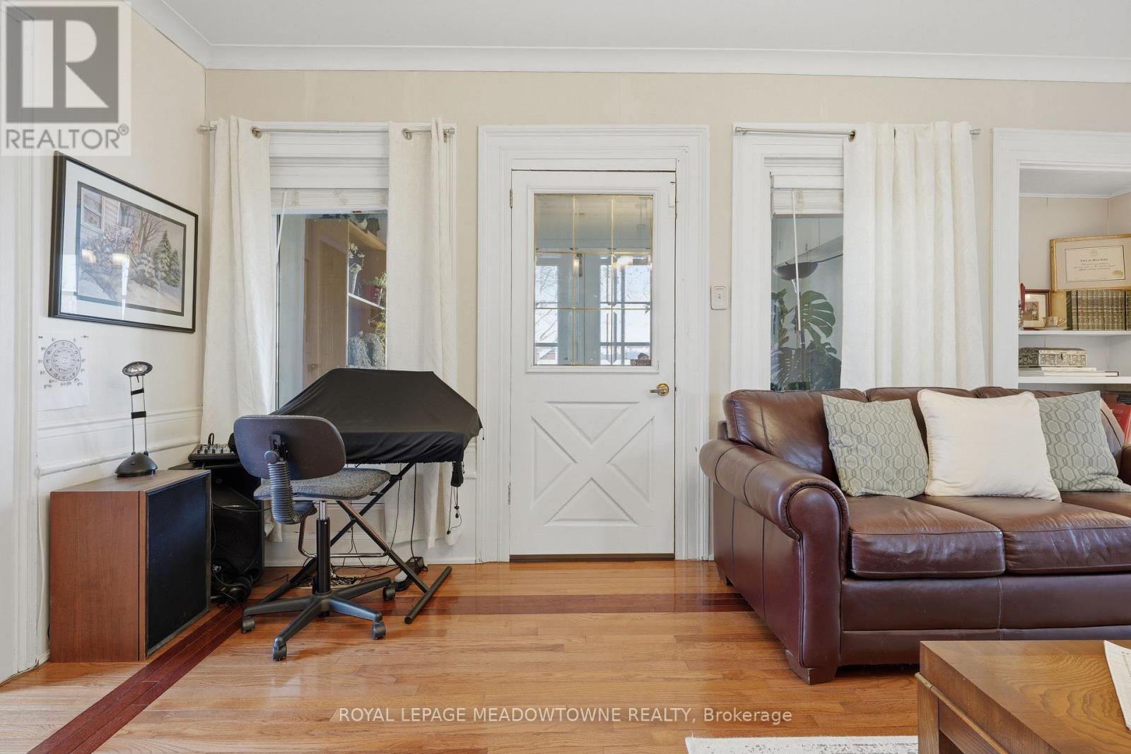 152 Confederation Street, Halton Hills, Ontario  L7G 4S8 - Photo 9 - W12929054