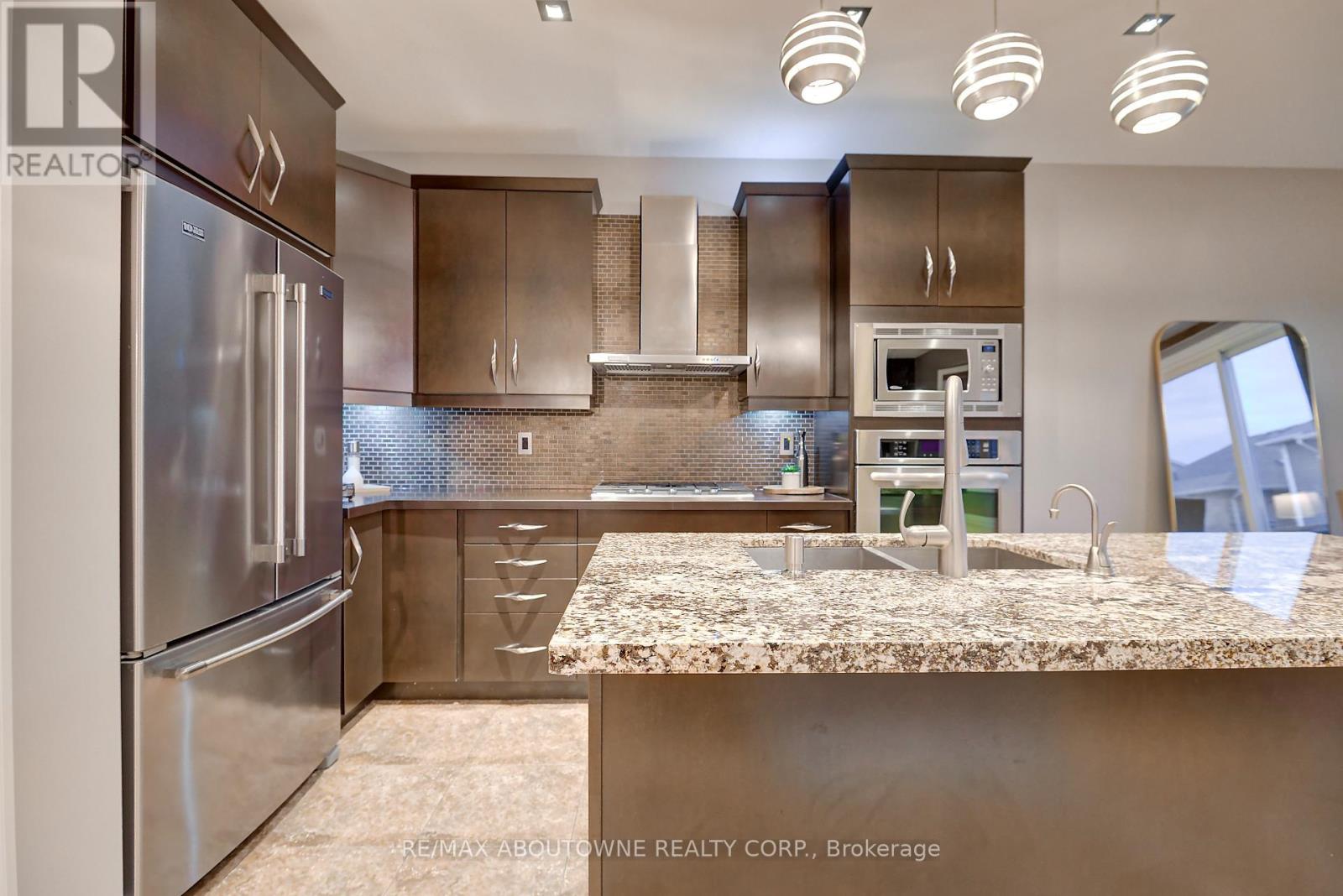 310 Leitch Landing, Milton, Ontario  L9T 7M9 - Photo 7 - W12926544