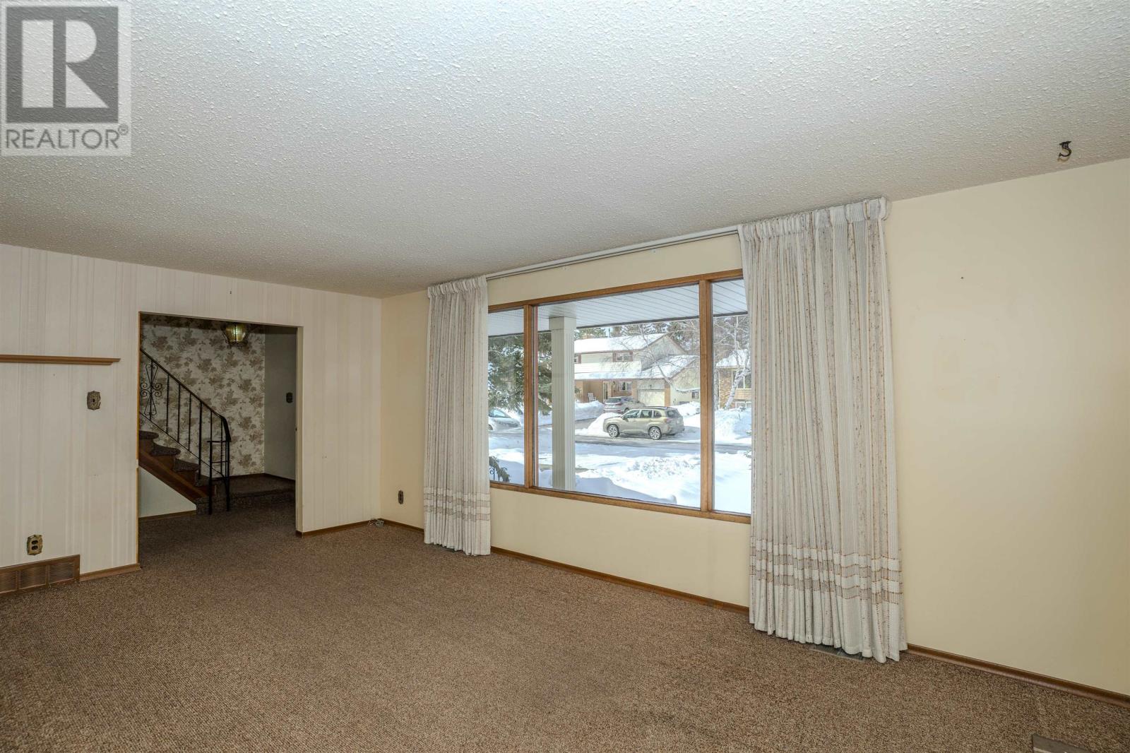 675 Thornloe Dr, Thunder Bay, Ontario  P7C 5L2 - Photo 4 - TB2600557