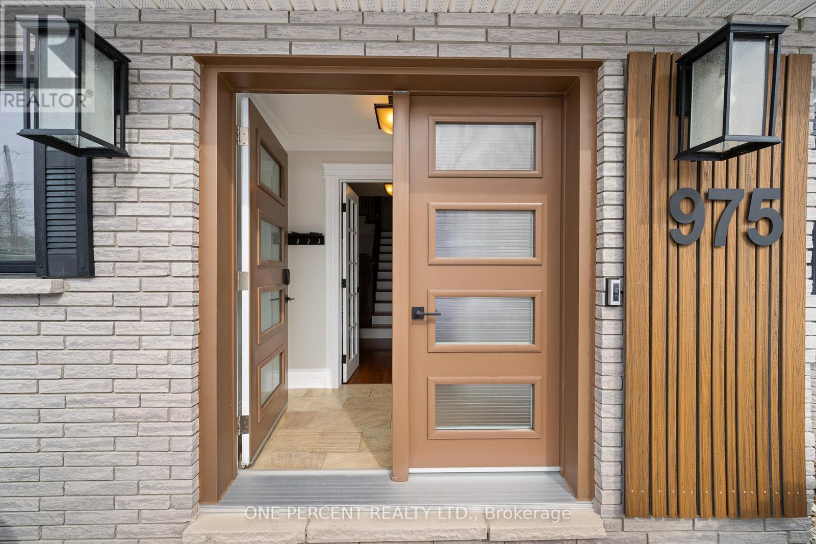 975 Fieldown Street, Ottawa, Ontario  K4C 1B9 - Photo 4 - X12930328