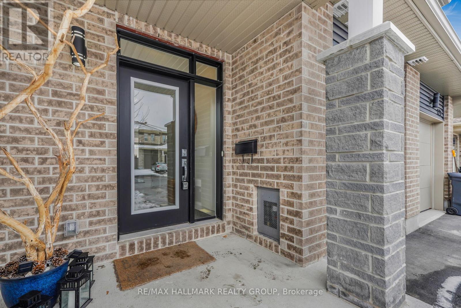 129 Turquoise Street, Clarence-Rockland, Ontario  K4K 0L6 - Photo 3 - X12930330