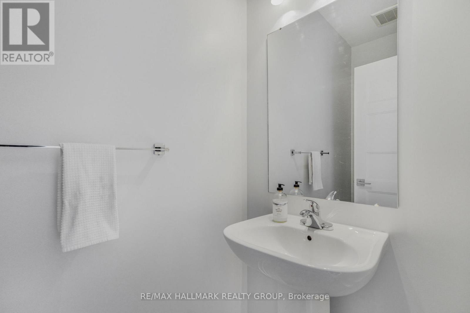 129 Turquoise Street, Clarence-Rockland, Ontario  K4K 0L6 - Photo 6 - X12930330