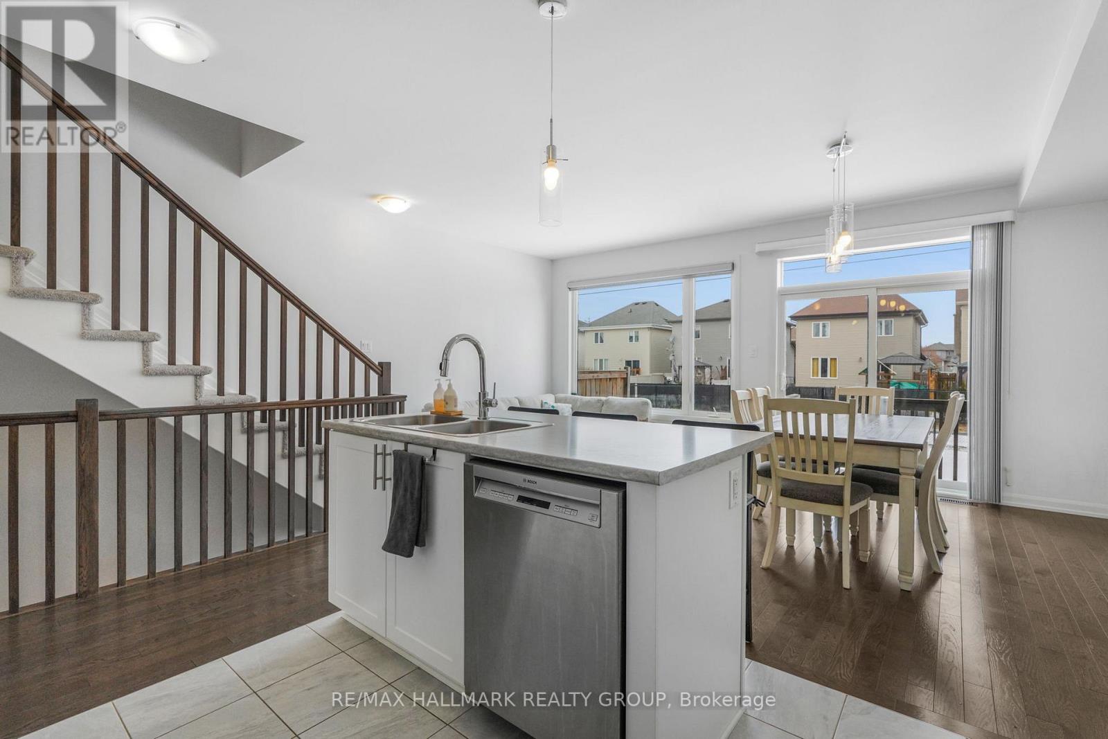 129 Turquoise Street, Clarence-Rockland, Ontario  K4K 0L6 - Photo 9 - X12930330