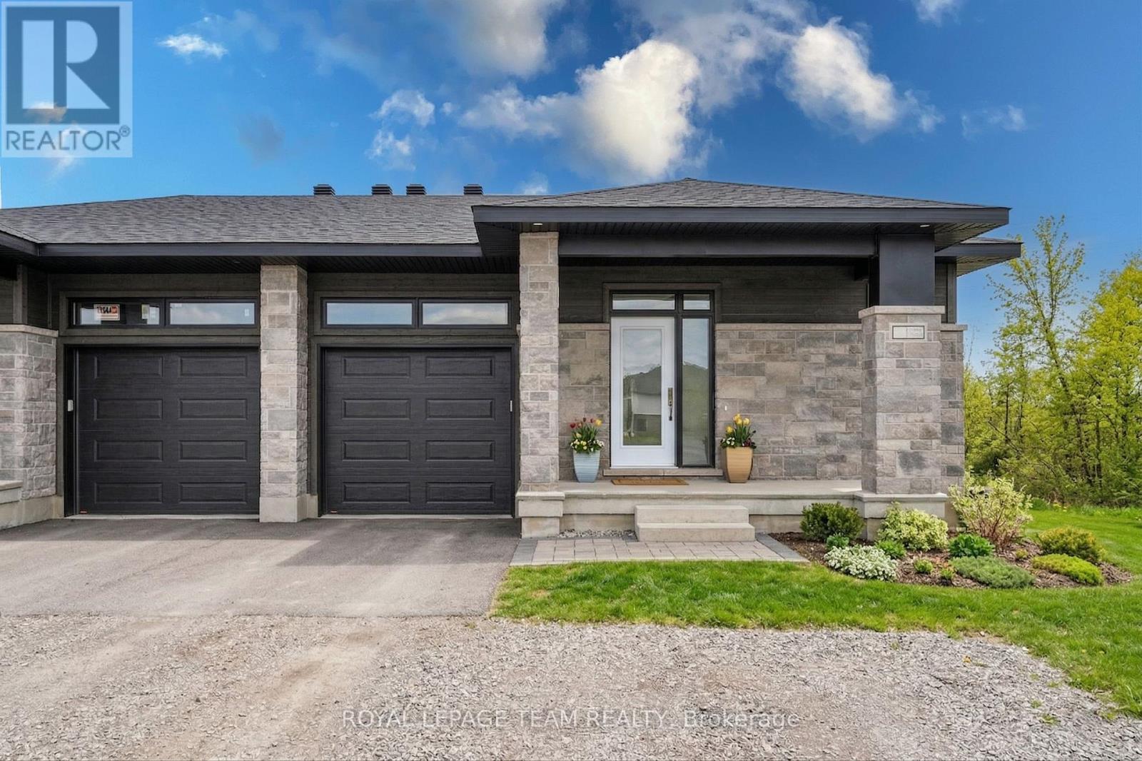 2 - 1108 MOORE STREET, Brockville, Ontario