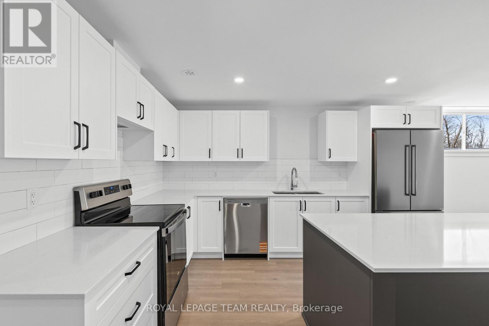 2 - 1108 Moore Street, Brockville, Ontario  K6V 0H2 - Photo 4 - X12930390