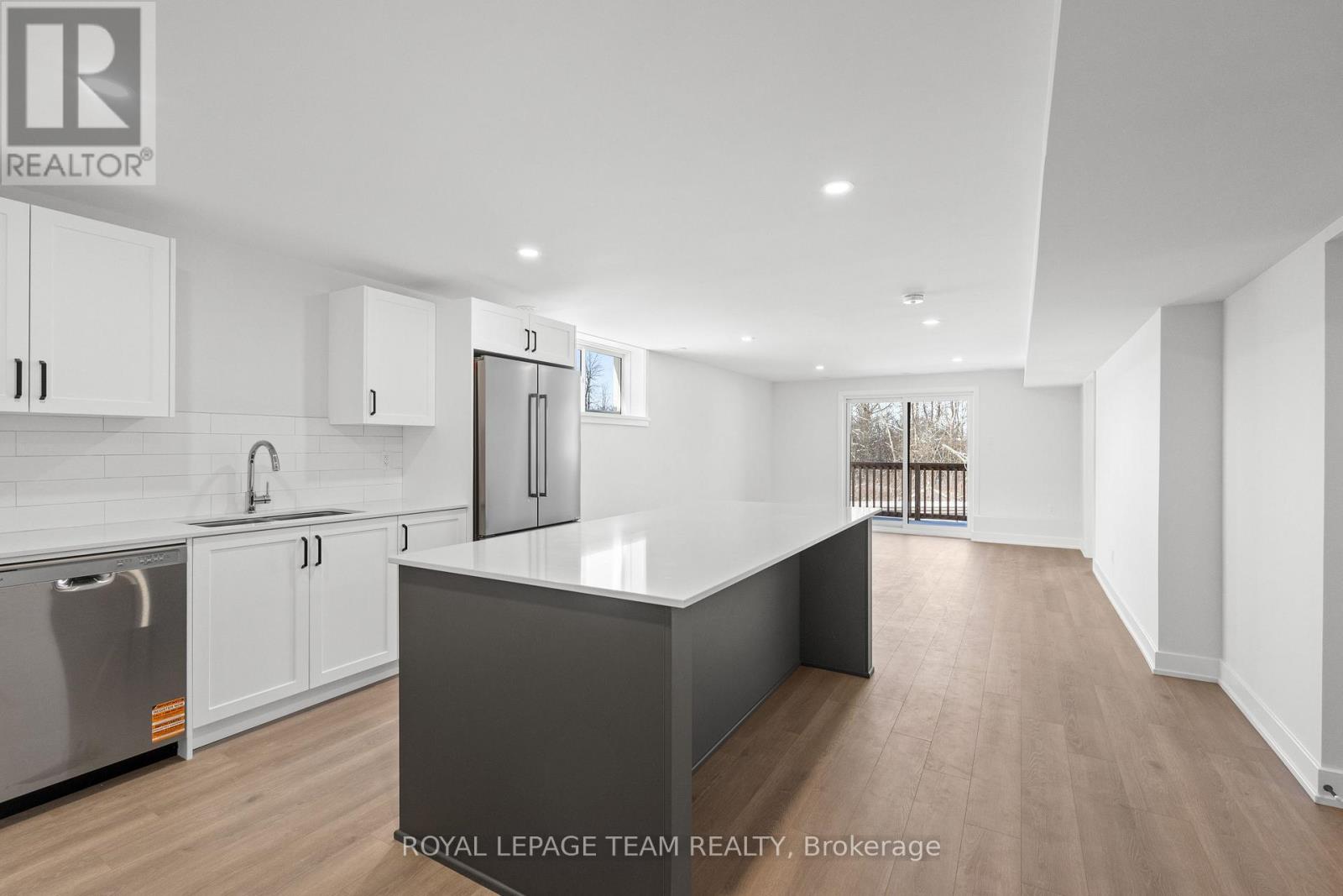 2 - 1108 Moore Street, Brockville, Ontario  K6V 0H2 - Photo 5 - X12930390