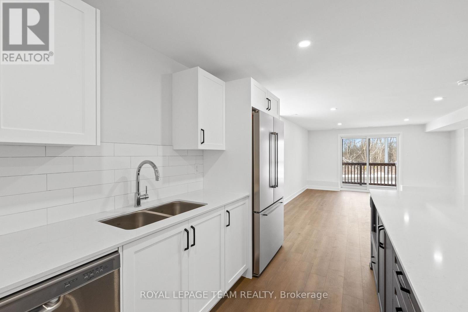 2 - 1108 Moore Street, Brockville, Ontario  K6V 0H2 - Photo 7 - X12930390