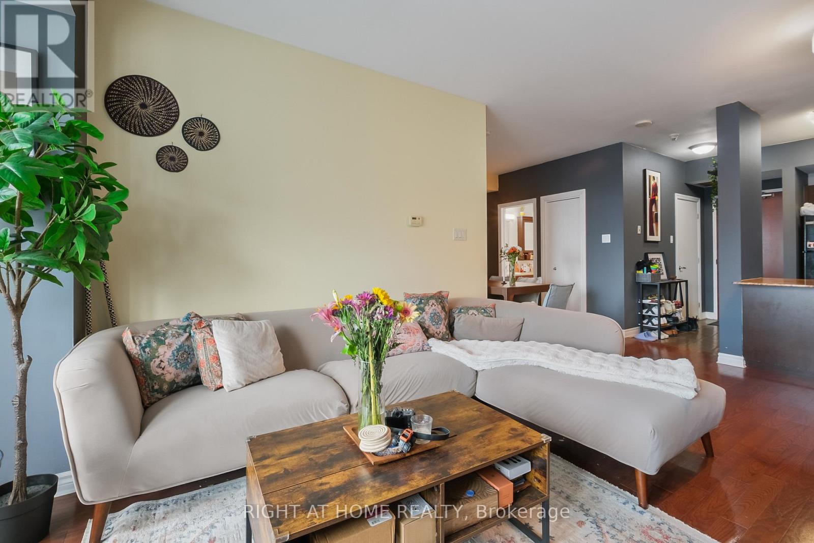 2302 - 234 Rideau Street, Ottawa, Ontario  K1N 0A9 - Photo 11 - X12930426