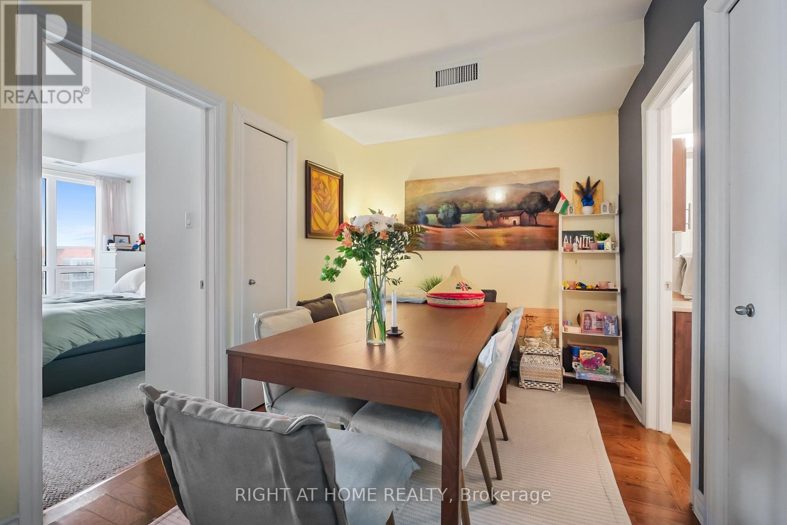 2302 - 234 Rideau Street, Ottawa, Ontario  K1N 0A9 - Photo 21 - X12930426