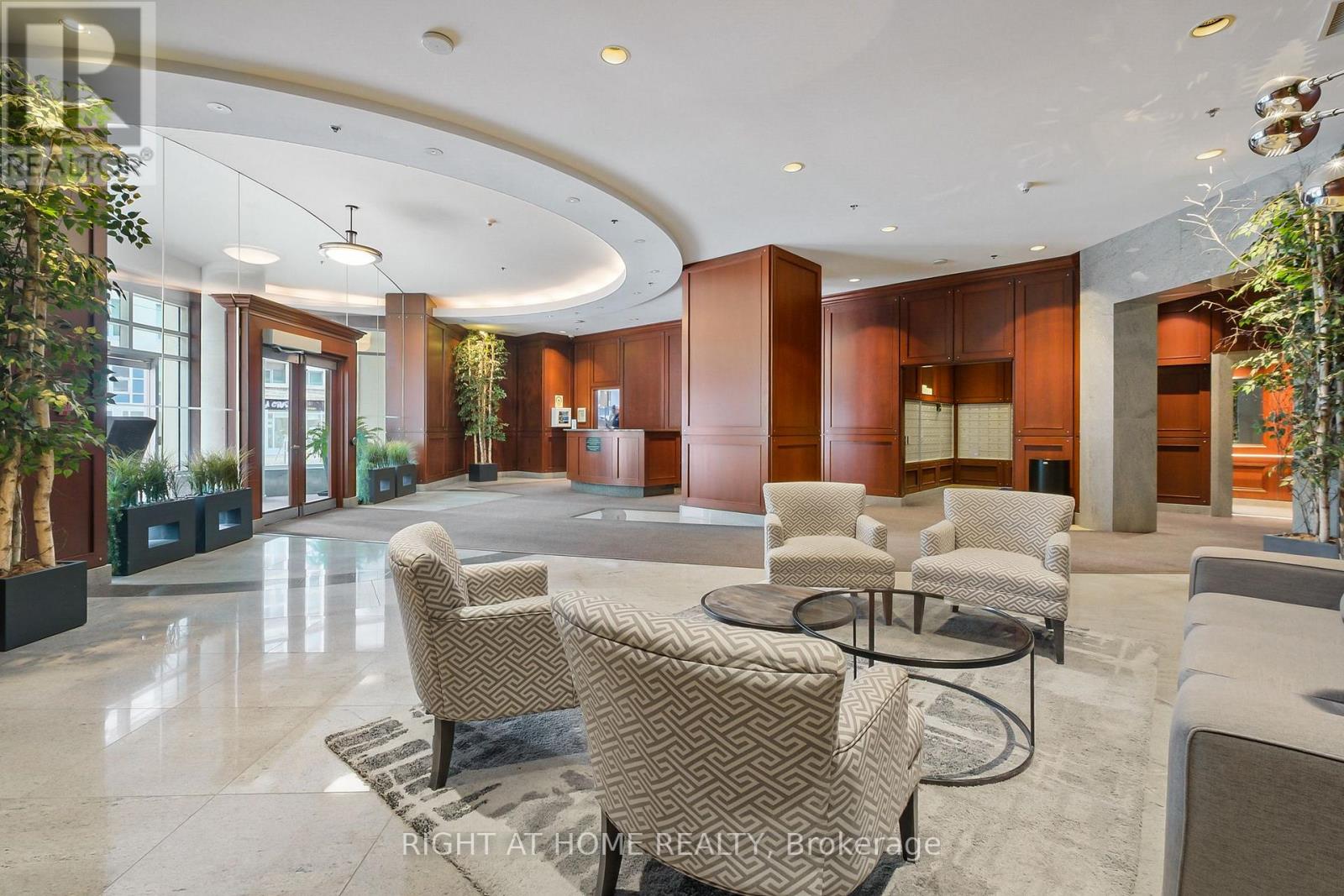 2302 - 234 Rideau Street, Ottawa, Ontario  K1N 0A9 - Photo 4 - X12930426